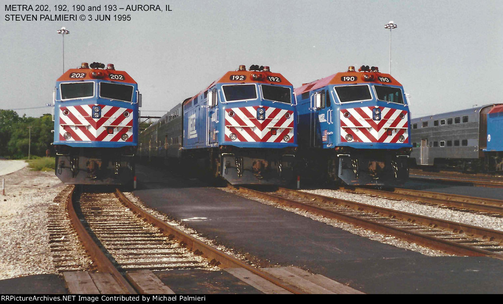 Metra F40PHM units 202, 192, 190 and 193